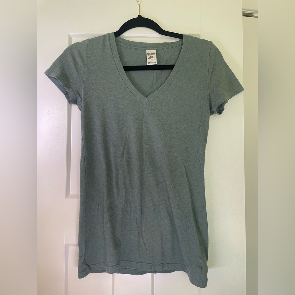 Women's VS Pink V-Neck T-Shirt in Green
